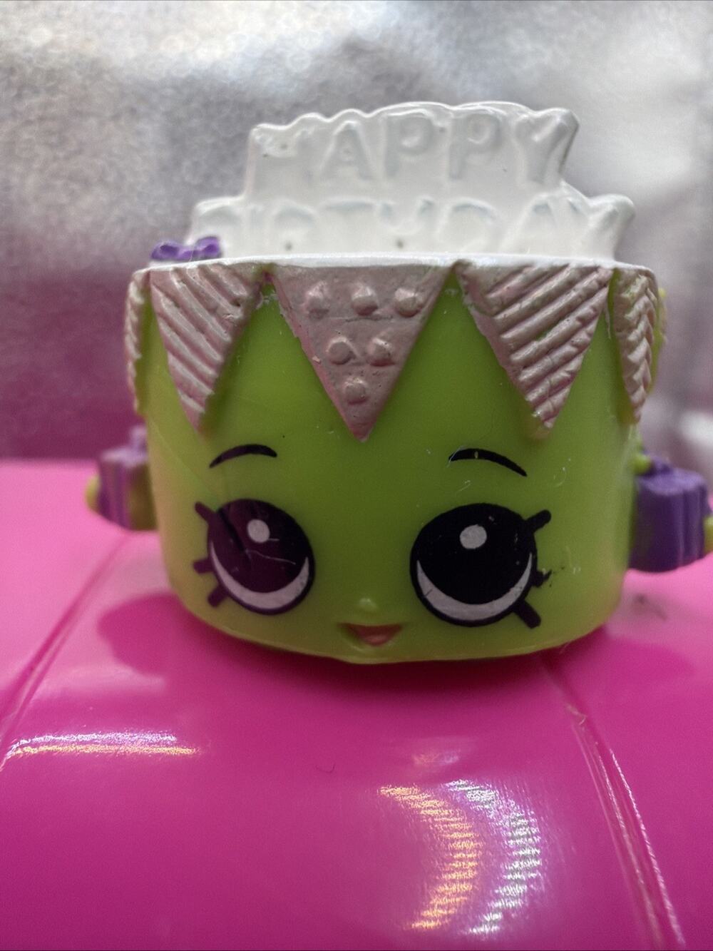 Shopkins Figures Season 3 - Green Birthday Betty 3-016
